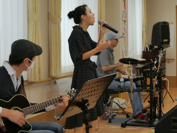 ゴスペルで鍛えた歌声はさすがです ゴスペルで鍛えた歌声はさすがです