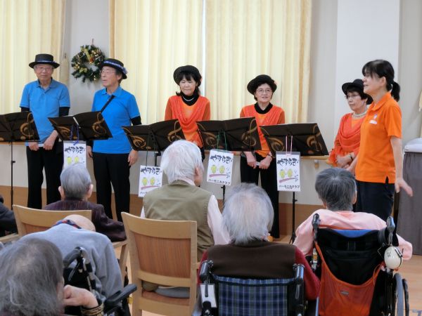 まずは職員と共にご挨拶 まずは職員と共にご挨拶