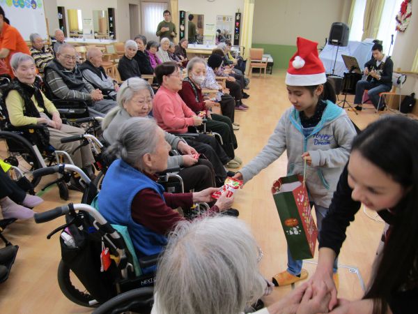 ブレンダさんの息子さんも参加して・・