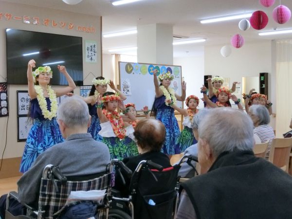 親子共演の心温まる踊り・・・