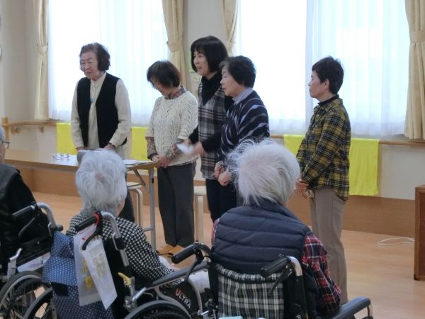 まずは朗読の方々のご挨拶 まずは朗読の方々のご挨拶