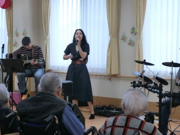 演奏が始まりました 演奏が始まりました