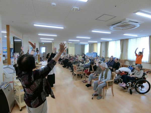 まずはサザエさん体操から まずはサザエさん体操から