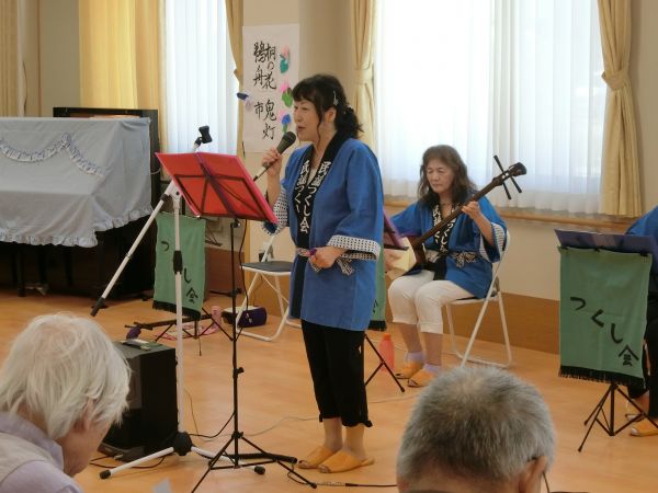 こんどは、伊奈さんの熱唱です こんどは、伊奈さんの熱唱です