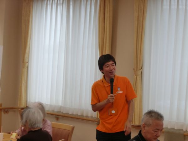 副施設長のご挨拶から始まりました・・ 副施設長のご挨拶から始まりました・・