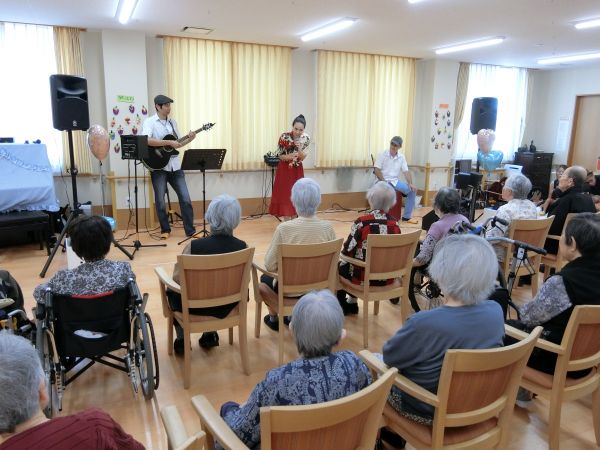 演奏の始まりです 演奏の始まりです