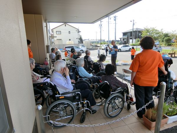 みなさん、熱心に聞いていらっしゃいます