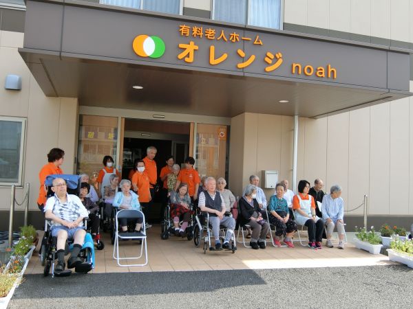 今日の訓練は日差しが強いために日陰で行いました 今日の訓練は日差しが強いために日陰で行いました
