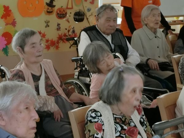 演奏に合わせて歌います・・・