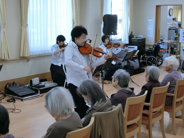 バイオリンの音色を身近に聴きながら・・