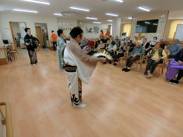 観る者を魅了するとはこのことなり・・ 観る者を魅了するとはこのことなり・・