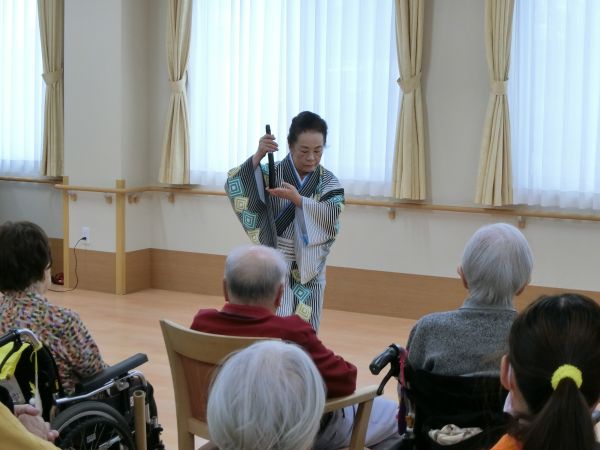 妙な色気のある舞です 妙な色気のある舞です