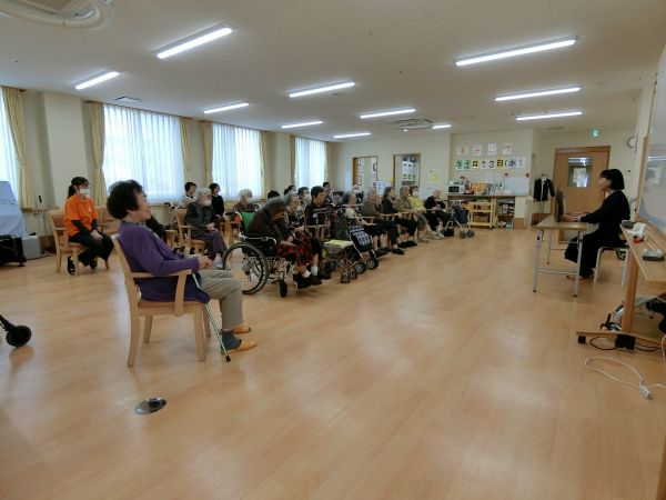 会場が静まり返ってます・・・ 会場が静まり返ってます・・・