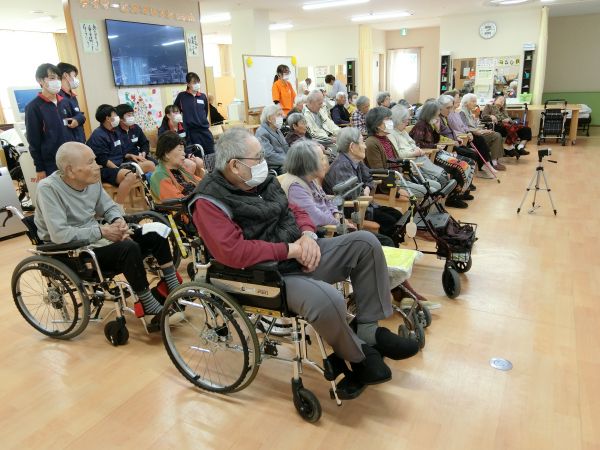 体験学習に来られた中学生の皆さんもご一緒に・・ 体験学習に来られた中学生の皆さんもご一緒に・・